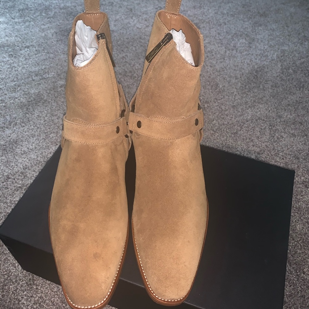 Chelsea boots